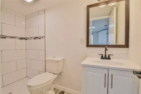 Bath - 2114 E Knopf, Compton, CA 90222 photo 4 of 6