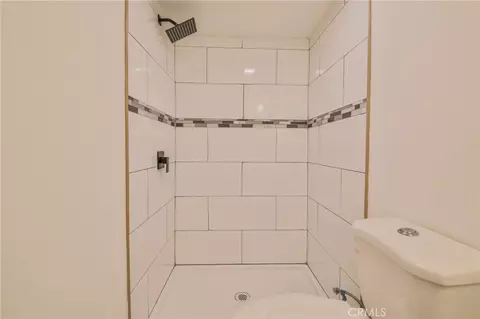 Bath - 2114 E Knopf, Compton, CA 90222 photo 6 of 6