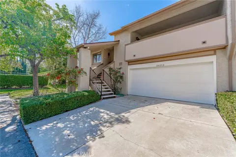 26212 Rainbow Gln, Newhall, CA 91321