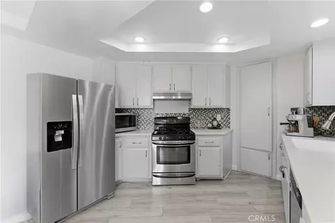 Kitchen - 1307 Shadow Ln #D, Fullerton, CA 92831 photo 2 of 3