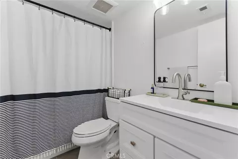 Bath - 1307 Shadow Ln #D, Fullerton, CA 92831 photo 2 of 5