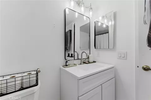 Bath - 1307 Shadow Ln #D, Fullerton, CA 92831 photo 1 of 5