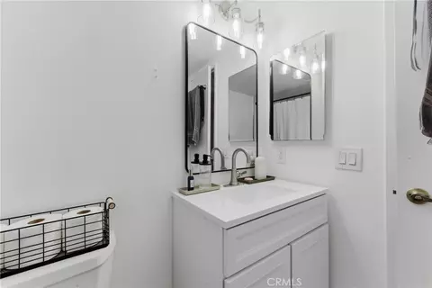 Bath - 1307 Shadow Ln #D, Fullerton, CA 92831 photo 1 of 5