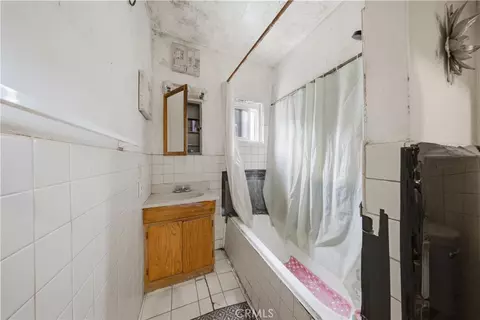 511 N Chester, Compton, CA 90221 photo 8