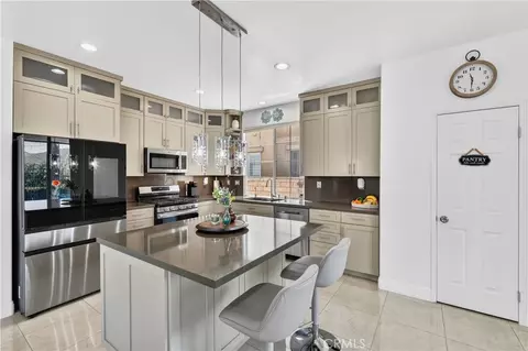 Kitchen - 517 Shadow Ln, Simi Valley, CA 93065 photo 1 of 5
