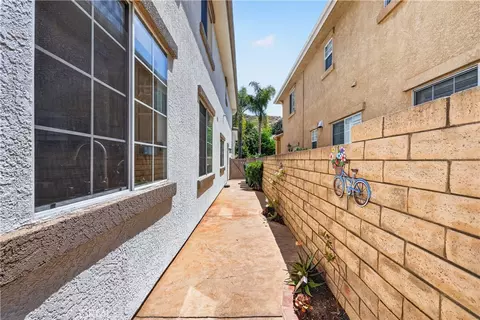 Exterior - 517 Shadow Ln, Simi Valley, CA 93065 photo 4 of 6