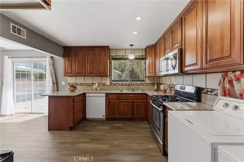 Kitchen - 45514 12th St, Lancaster, CA 93534 photo 1 of 1