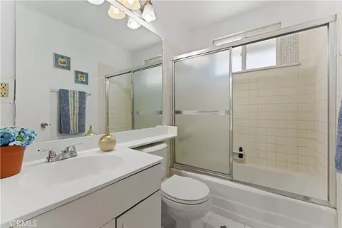 Bath - 45514 12th St, Lancaster, CA 93534 photo 2 of 5