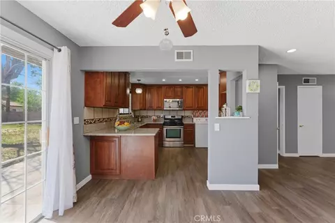 Entry Way - 45514 12th St, Lancaster, CA 93534 photo 1 of 3