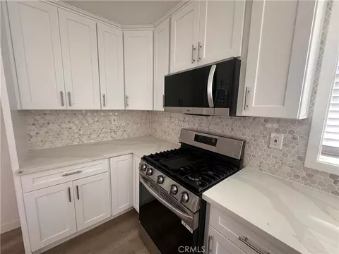 Kitchen - 7312 Walnut Ave, Paramount, CA 90723 photo 2 of 3