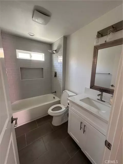 Bath - 7312 Walnut Ave, Paramount, CA 90723 photo 4 of 5