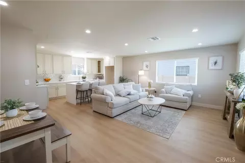223 S Aprilia Ave, Compton, CA 90220 photo 2