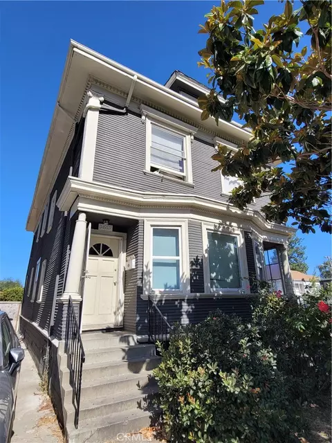 3869 Martin Luther King Jr Way, Oakland, CA 94609