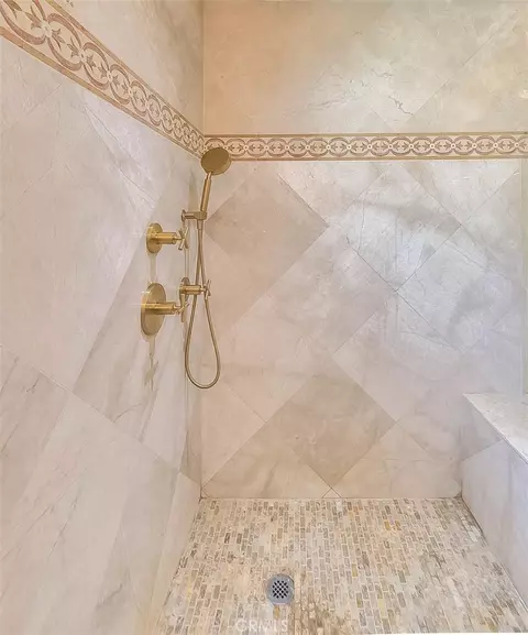 Bath - 7835 Baysinger St, Downey, CA 90241 photo 8 of 8