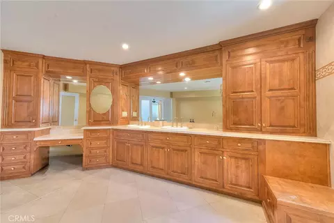 Bath - 7835 Baysinger St, Downey, CA 90241 photo 5 of 7