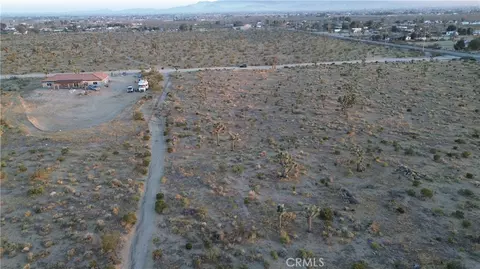 3098 La Nesa Rd, Phelan, CA 92371