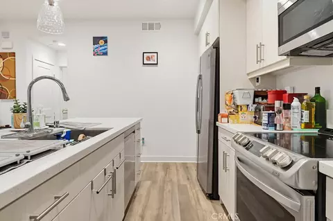 Kitchen - 2538 Valentina Way #5, Commerce, CA 90040 photo 1 of 2