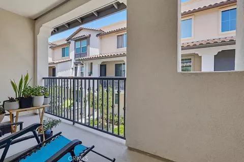 Exterior - 2538 Valentina Way #5, Commerce, CA 90040 photo 3 of 6