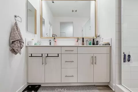 Bath - 2538 Valentina Way #5, Commerce, CA 90040 photo 3 of 4