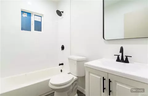 Bath - 1100 E Tichenor St, Compton, CA 90221 photo 2 of 4