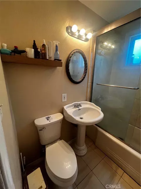 Bath - 1609 W 166th, Compton, CA 90220 photo 2 of 4