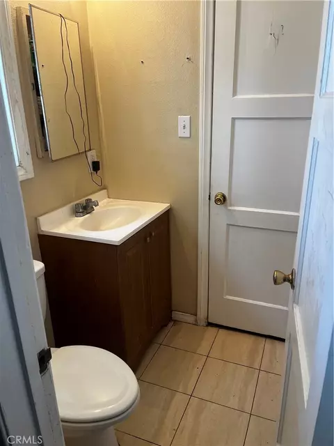 Bath - 1609 W 166th, Compton, CA 90220 photo 3 of 4