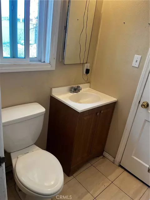 Bath - 1609 W 166th, Compton, CA 90220 photo 4 of 4