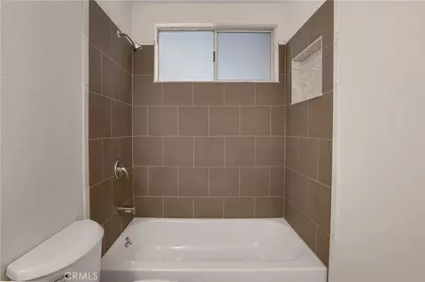 Bath - 12125 Singleton Dr, La Mirada, CA 90638 photo 2 of 5