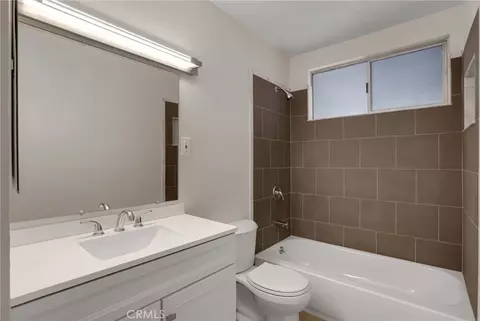 Bath - 12125 Singleton Dr, La Mirada, CA 90638 photo 1 of 5