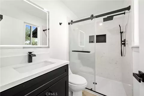 Bath - 22031 Sauk Rd, Apple Valley, CA 92308 photo 2 of 4