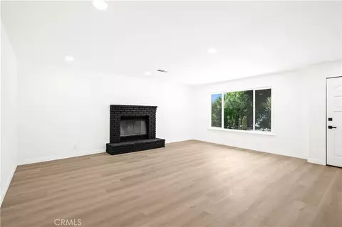 Living - 22031 Sauk Rd, Apple Valley, CA 92308 photo 2 of 3