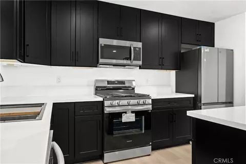 Kitchen - 22031 Sauk Rd, Apple Valley, CA 92308 photo 1 of 5