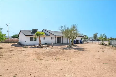 Exterior - 22031 Sauk Rd, Apple Valley, CA 92308 photo 8 of 9