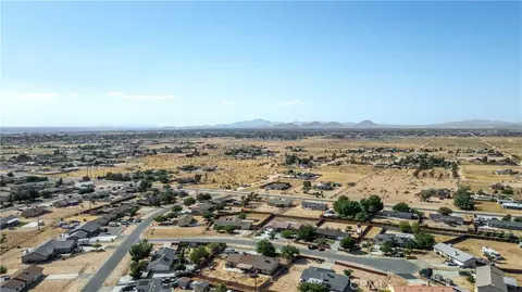 View/Area - 22031 Sauk Rd, Apple Valley, CA 92308 photo 8 of 10
