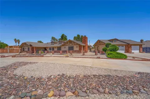 19989 Cronese Ln, Apple Valley, CA 92308