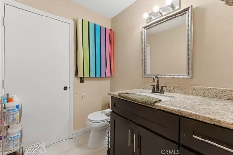 Bath - 9302 Jacaranda, Hesperia, CA 92345 photo 2 of 5