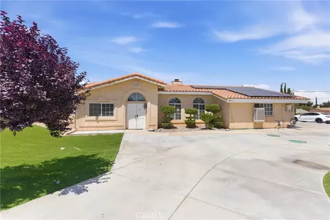 Exterior - 9302 Jacaranda, Hesperia, CA 92345 photo 3 of 11