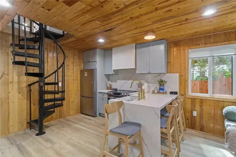 Kitchen - 547 Holmes, Sugarloaf, CA 92386 photo 2 of 3