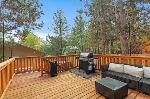 Exterior - 547 Holmes, Sugarloaf, CA 92386 photo 6 of 7