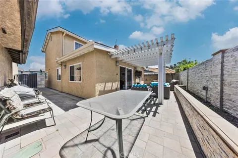Exterior - 814 E Sandpoint Ct, Carson, CA 90746 photo 4 of 7