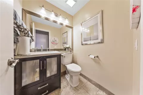 Bath - 814 E Sandpoint Ct, Carson, CA 90746 photo 4 of 4