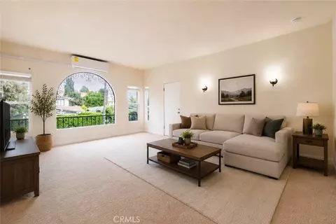 211 N Vendome St, Los Angeles, CA 90026