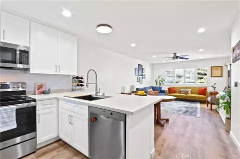 2332 E 17th St #103, Long Beach, CA 90804