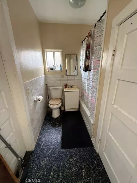 Bath - 1403 Elm, Long Beach, CA 90813 photo 1 of 1