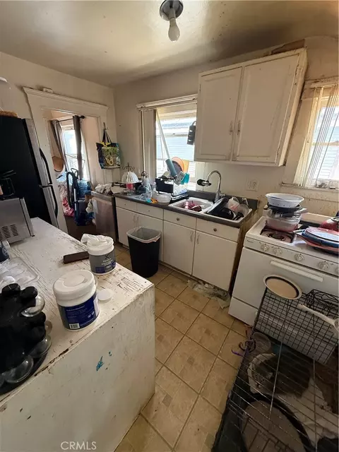 Kitchen - 1403 Elm, Long Beach, CA 90813 photo 1 of 2