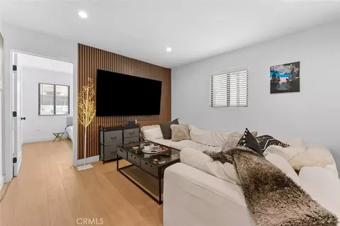 351 S Catalina St, Los Angeles, CA 90020