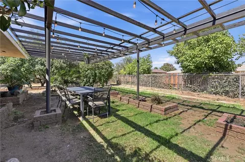 Exterior - 933 N N Pne, Rialto, CA 92376 photo 3 of 3