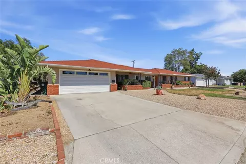 Exterior - 933 N N Pne, Rialto, CA 92376 photo 1 of 3
