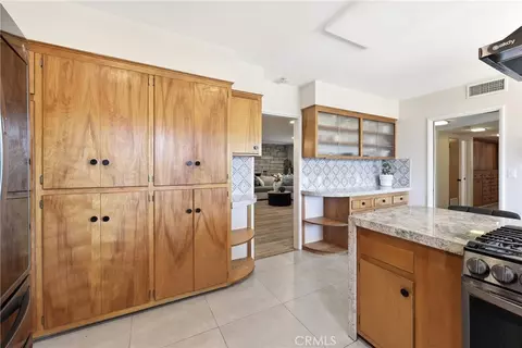 Kitchen - 933 N N Pne, Rialto, CA 92376 photo 7 of 7