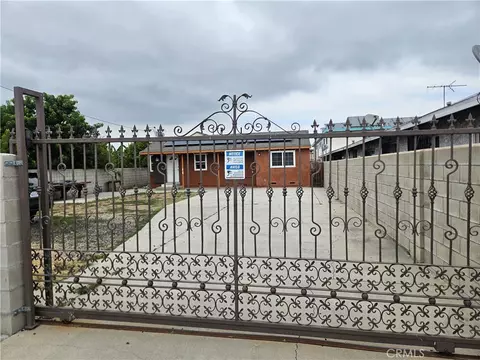 4921 W 104th St, Inglewood, CA 90304